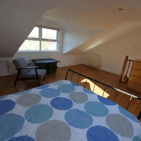 بيت للعطل 2 Bedroom House 10 Mins From Centre *