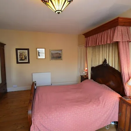 Дом отдыха 2 Bedroom House 10 Mins From Centre Бристоль