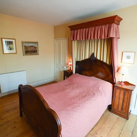 Дом отдыха 2 Bedroom House 10 Mins From Centre
